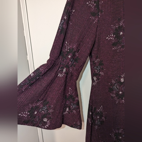 Burgundy Floral Keyhole Dress - Picture 4 of 5